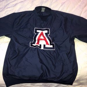 UOA EMBROIDERED CREW SWEATER